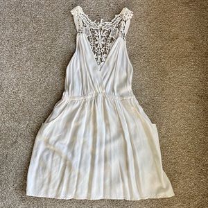 Plunge V-neck short dress with pockets